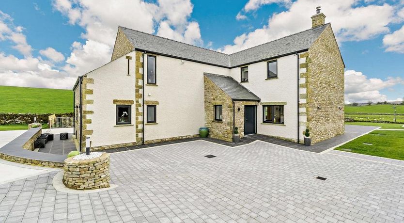 Photo of 4 Bed in Shap