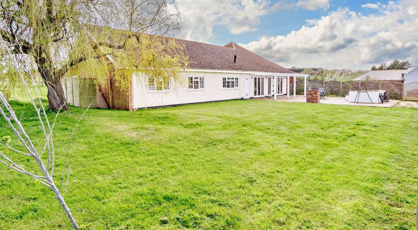 Photo of 4 Bed in Newport