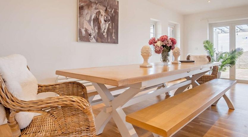 Photo of 4 Bed in Newport