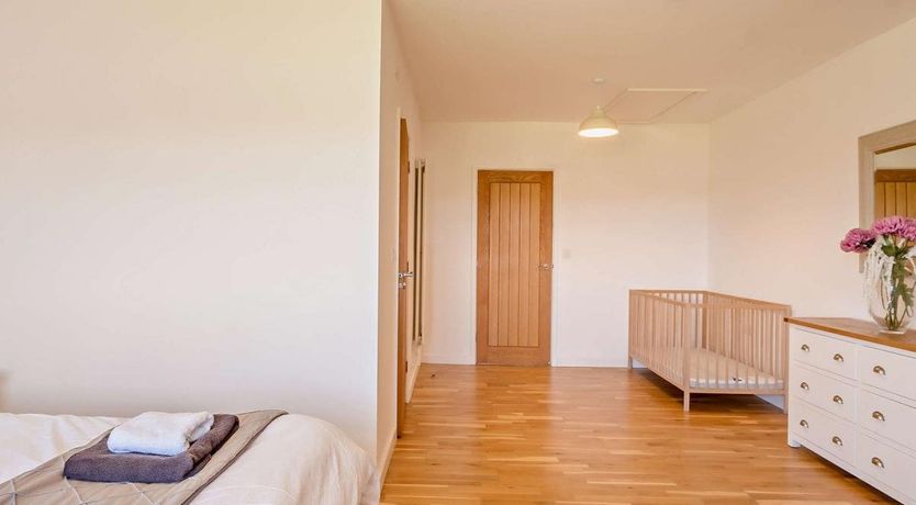 Photo of 4 Bed in Newport