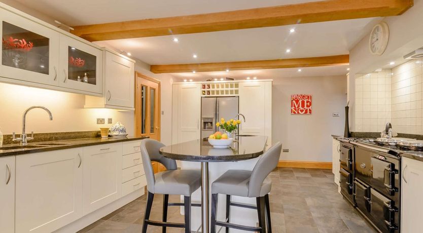 Photo of 3 Bed in Halifax