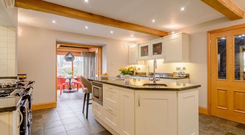 Photo of 3 Bed in Halifax