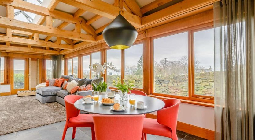 Photo of 3 Bed in Greetland