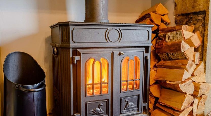 Photo of 3 Bed in Greetland