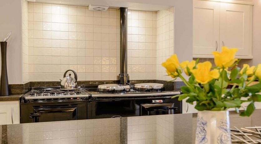 Photo of 3 Bed in Greetland