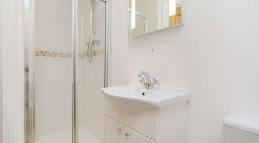 Photo of 1 Bed in Tregurrian