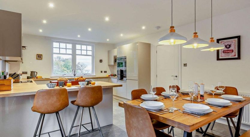 Photo of 3 Bed in Rosemarkie