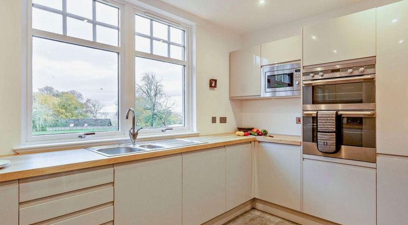 Photo of 3 Bed in Rosemarkie