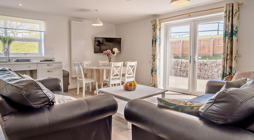 Photo of 4 Bed in Newport