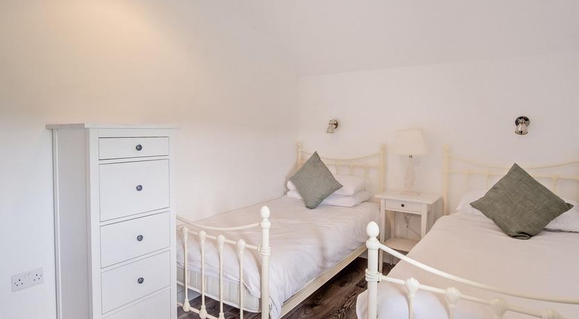 Photo of 4 Bed in Newport