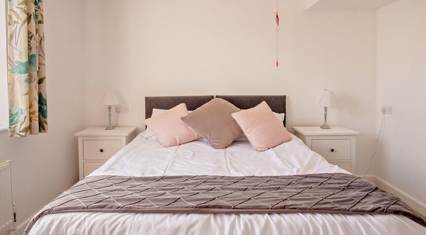 Photo of 4 Bed in Newport