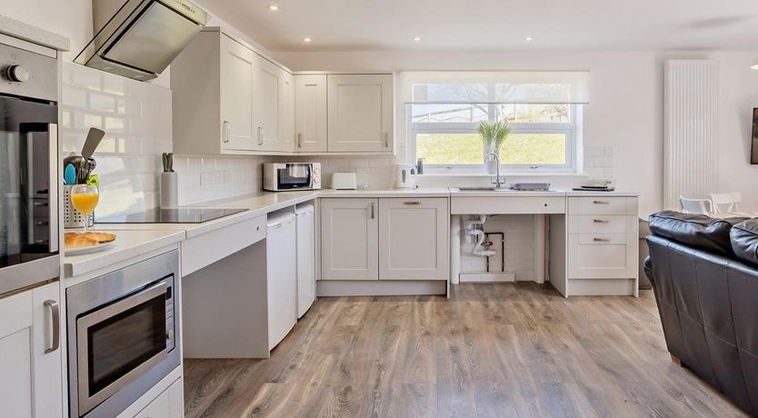 Photo of 4 Bed in Newport