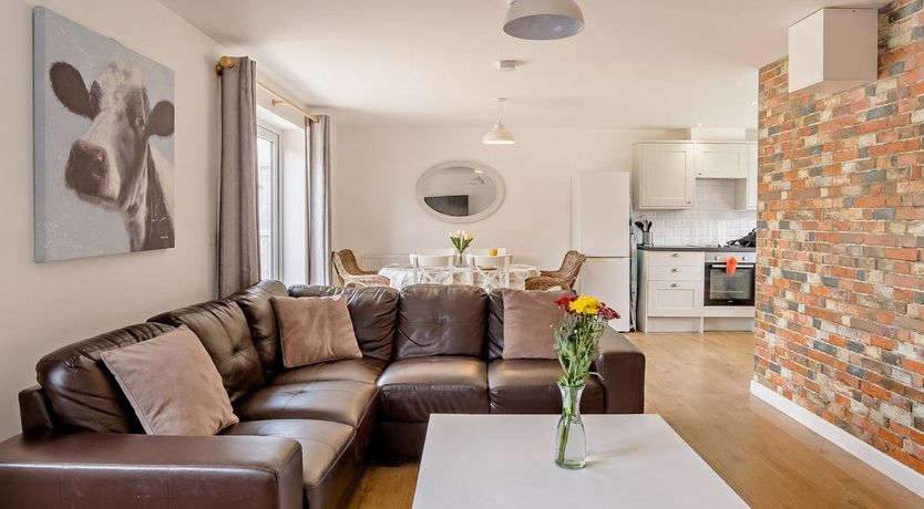 Photo of 3 Bed in Newport