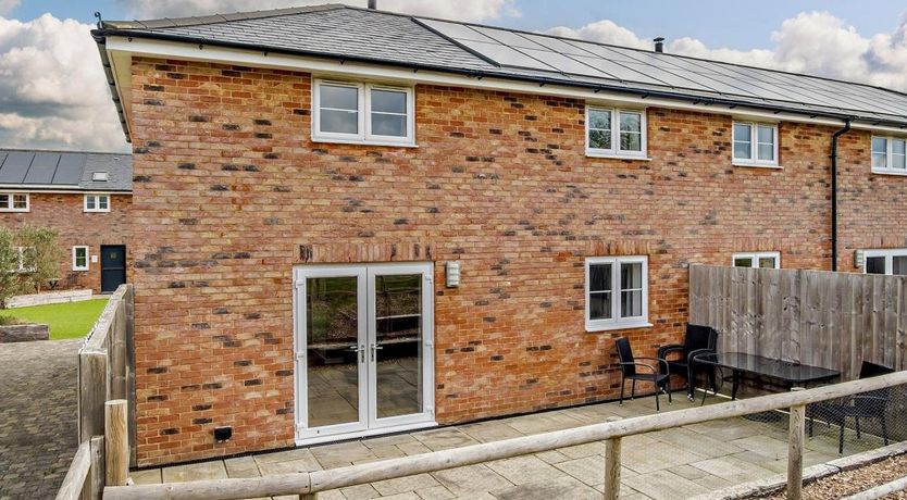 Photo of 3 Bed in Newport