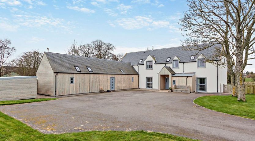 Photo of 5 Bed in Tain