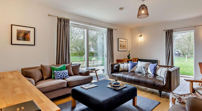 Photo of 5 Bed in Tain