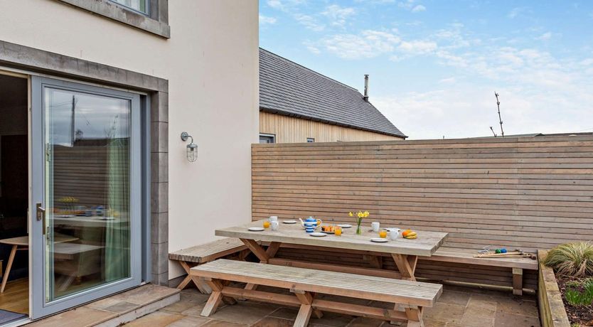 Photo of 5 Bed in Tain