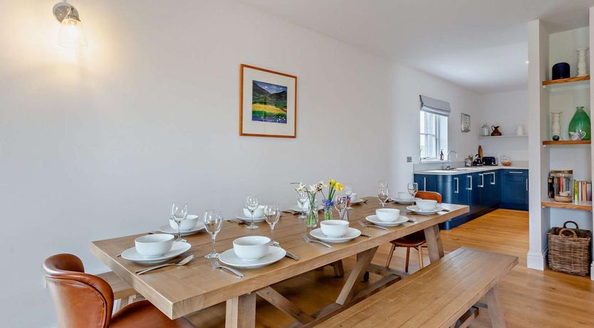 Photo of 5 Bed in Tain