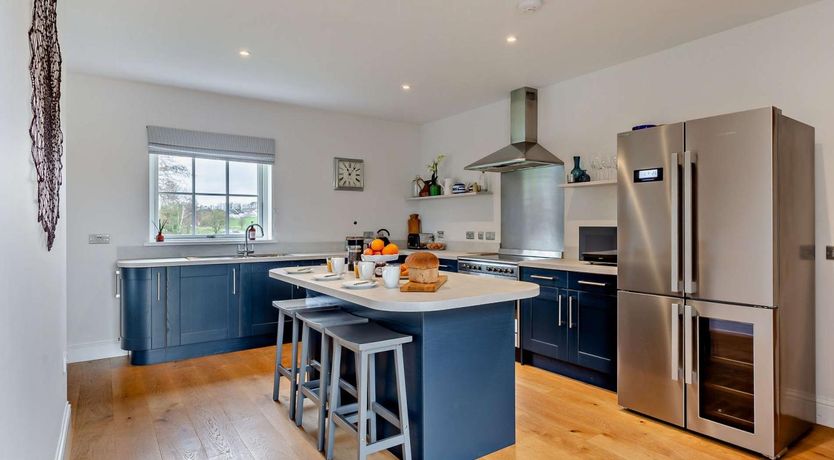 Photo of 7 Bed in Tain