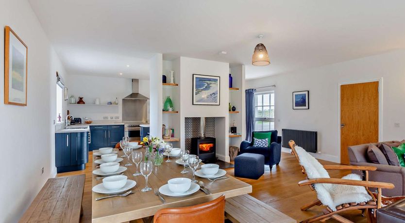 Photo of 7 Bed in Tain