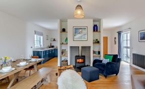 Photo of 7 Bed in Tain