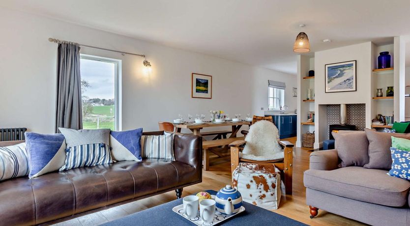 Photo of 7 Bed in Tain