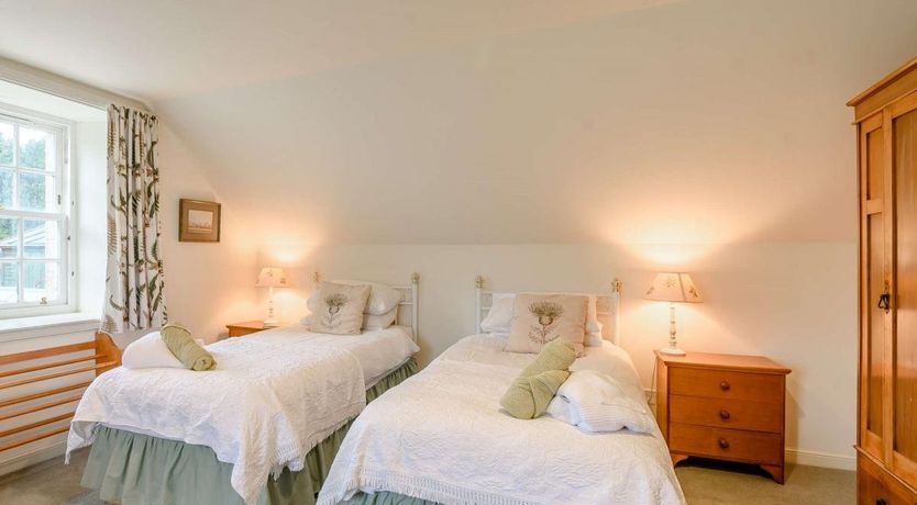 Photo of 4 Bed in Ayr