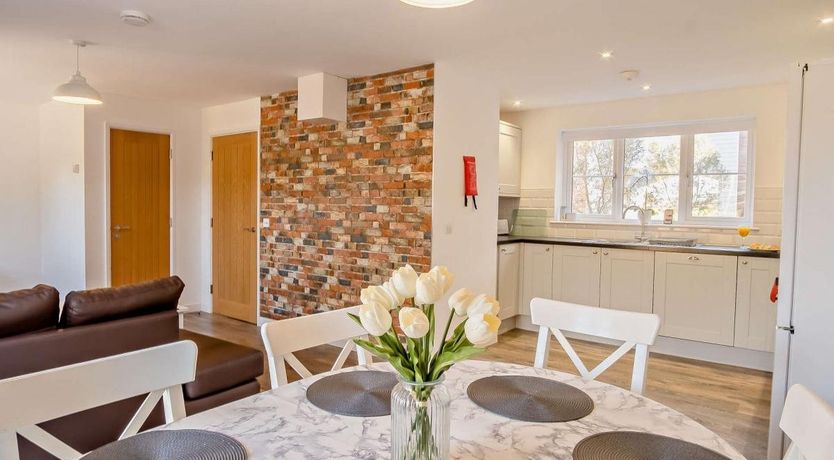 Photo of 3 Bed in Newport