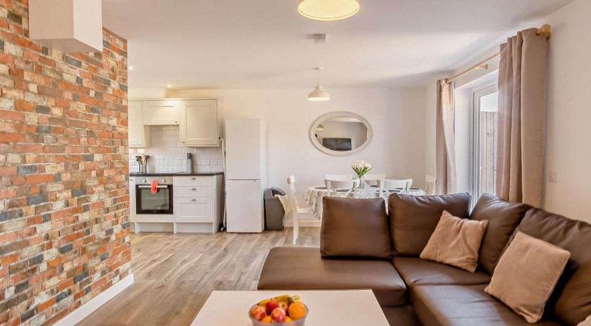 Photo of 3 Bed in Newport