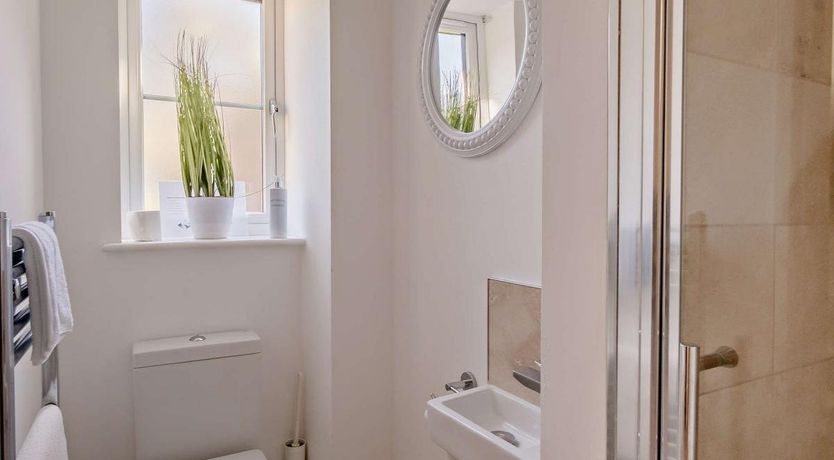 Photo of 3 Bed in Newport