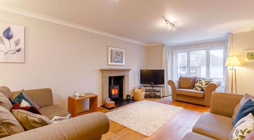 Photo of 5 Bed in Seahouses