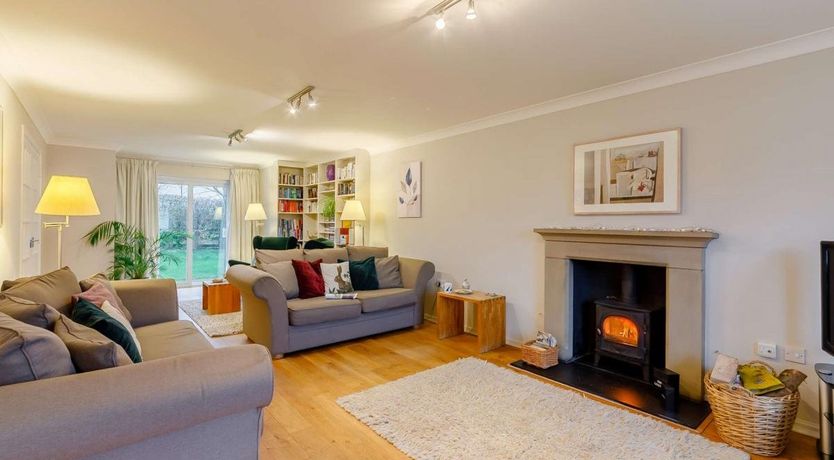 Photo of 5 Bed in Seahouses