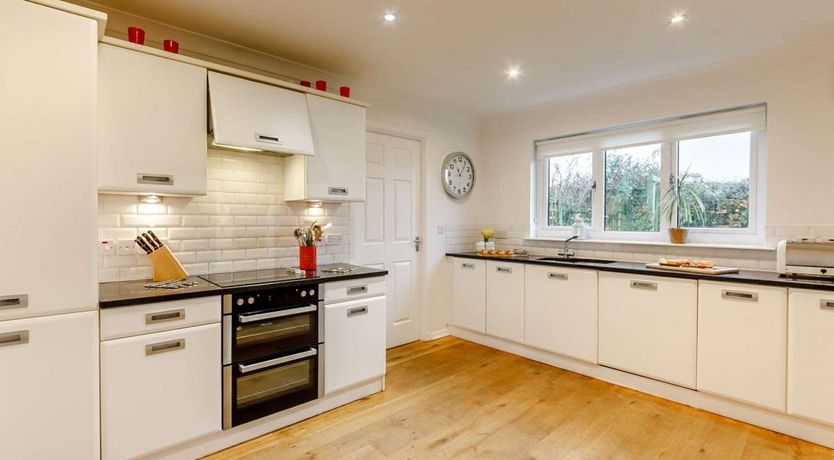 Photo of 5 Bed in Seahouses