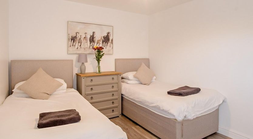 Photo of 2 Bed in Newport