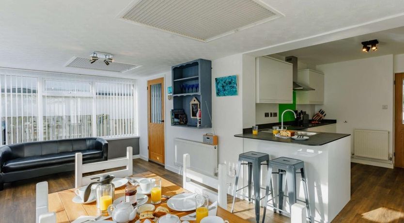 Photo of 2 Bed in Bude