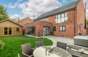 in Stratton Strawless (90094) Holiday Cottage