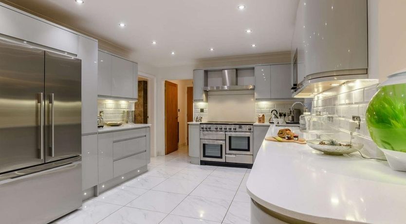 Photo of 4 Bed in Stratton Strawless