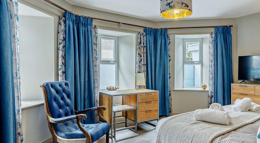 Photo of 4 Bed in Newquay