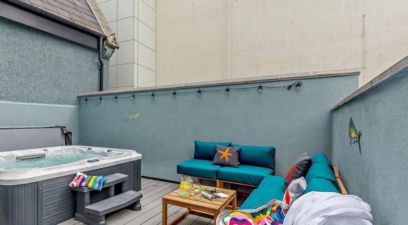 Photo of 4 Bed in Newquay