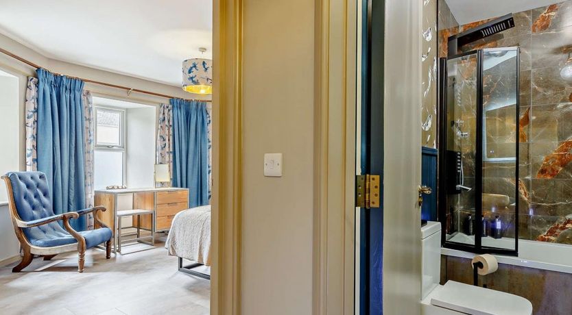 Photo of 4 Bed in Newquay