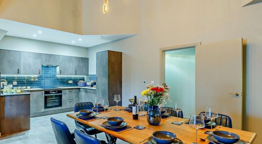 Photo of 4 Bed in Newquay