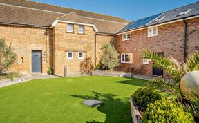 Photo of in Newport (90244)