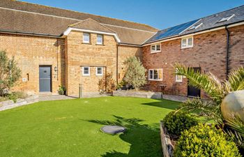 in Newport (90244) Holiday Cottage