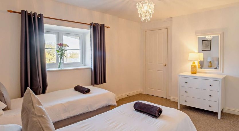 Photo of 2 Bed in Newport