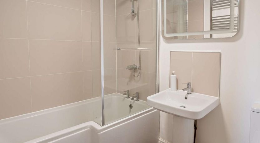 Photo of 2 Bed in Newport