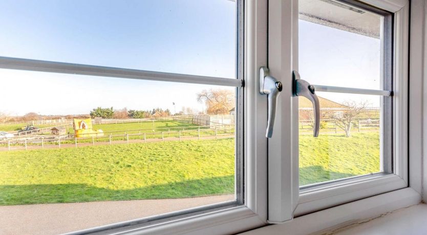 Photo of 3 Bed in Newport