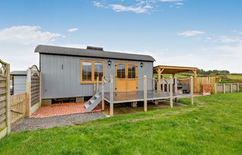 Log Cabin in Mid Wales Holiday Cottage