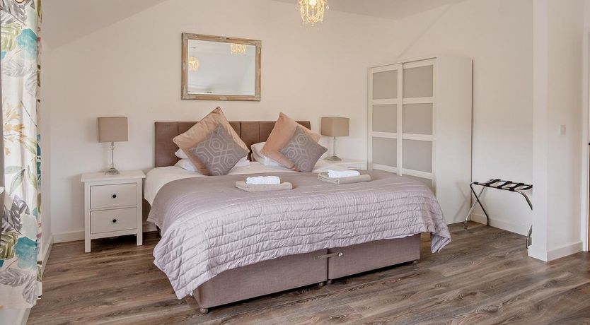 Photo of 3 Bed in Newport