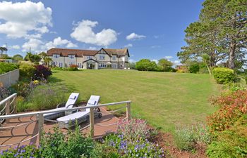 The Beach House Holiday Cottage