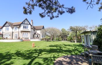 The Beach House Holiday Cottage